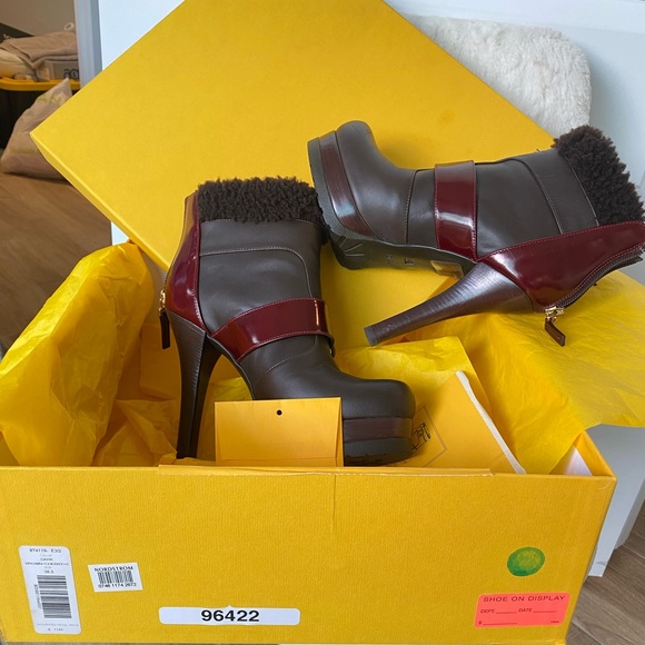 Fendi botties - Picture 4 of 7